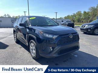 Used 2022 Toyota RAV4 LE image 1