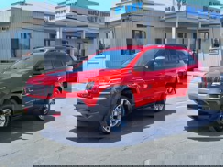 Used 2019 Jeep Cherokee Trailhawk w/ Cold Weather Group image 1