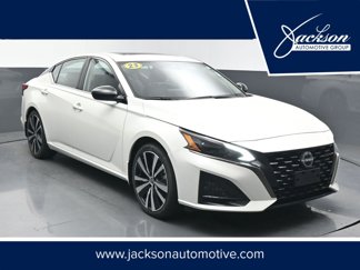 Used 2023 Nissan Altima 2.5 SR w/ SR Premium Package image 1