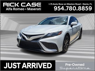 Used 2023 Toyota Camry SE image 1
