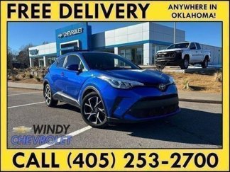 Used 2022 Toyota C-HR XLE image 1