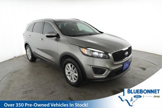Used 2017 Kia Sorento LX w/ LX Convenience Package image 1