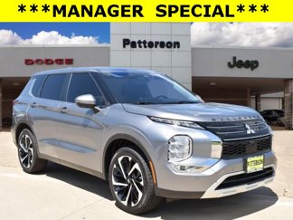 Used 2024 Mitsubishi Outlander SE image 1