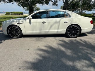 Used 2015 Bentley Flying Spur V8 image 1