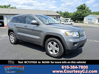 Used 2011 Jeep Grand Cherokee Laredo image 1