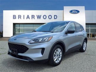 Used 2022 Ford Escape SE image 1