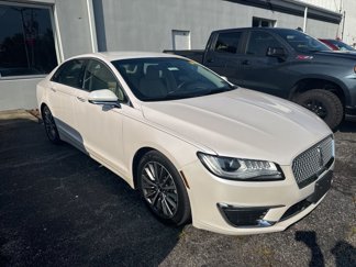 Used 2018 Lincoln MKZ Premiere image 1