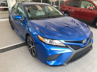 Used 2020 Toyota Camry SE image 1