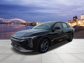 New 2025 Kia K4 LXS image 1