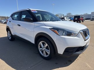Used 2020 Nissan Kicks S image 1
