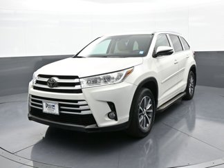 Used 2018 Toyota Highlander XLE image 1