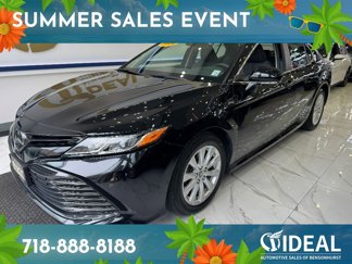 Used 2020 Toyota Camry LE image 1