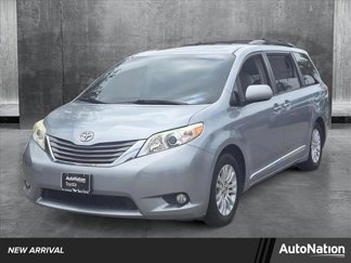 Used 2013 Toyota Sienna XLE image 1