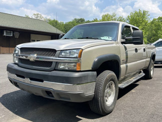 Used 2004 Chevrolet Silverado 2500 W/T w/ Heavy-Duty Power Package image 1