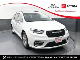 Used 2022 Chrysler Pacifica Limited image 1