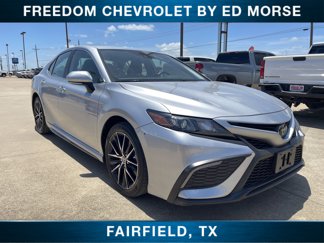 Used 2024 Toyota Camry SE image 1