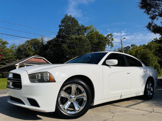 Used 2014 Dodge Charger SE w/ Sport Appearance Group image 1