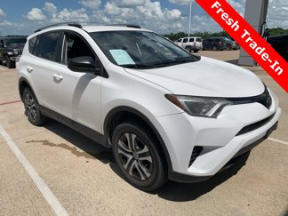 Used 2017 Toyota RAV4 LE image 1