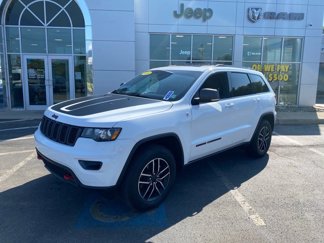 Used 2019 Jeep Grand Cherokee Trailhawk image 1