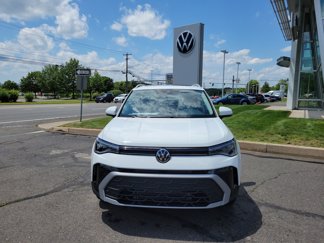 New 2025 Volkswagen Taos SE image 1
