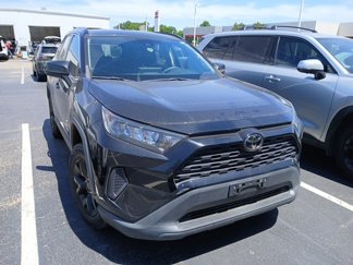 Used 2021 Toyota RAV4 LE image 1