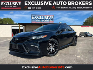 Used 2022 Toyota Camry SE image 1