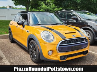 Used 2015 MINI Cooper S image 1
