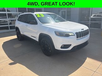 Used 2023 Jeep Cherokee Altitude Lux image 1