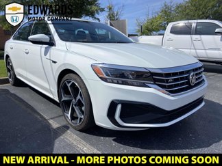 Used 2021 Volkswagen Passat 2.0T R-Line image 1