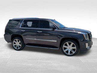 Used 2015 Cadillac Escalade Luxury image 1