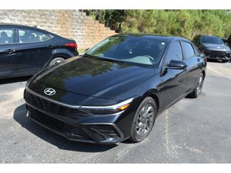 Used 2024 Hyundai Elantra SEL image 1