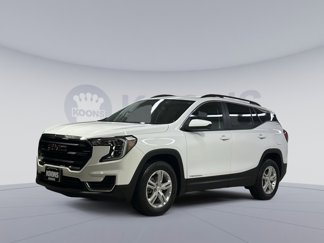 Used 2022 GMC Terrain SLE w/ Driver Convenience Package image 1