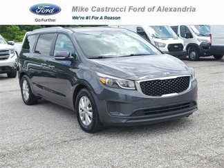 Used 2017 Kia Sedona LX w/ LX Essentials Premium Package image 1