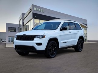 Used 2018 Jeep Grand Cherokee Laredo image 1