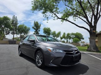 Used 2015 Toyota Camry SE image 1