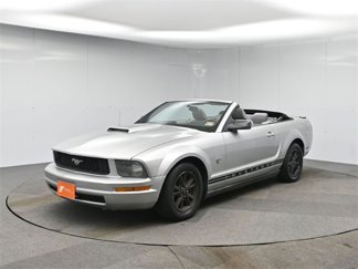Used 2009 Ford Mustang Convertible image 1