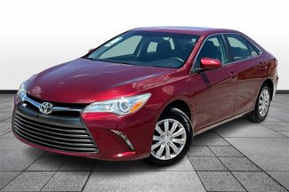 Used 2017 Toyota Camry LE image 1
