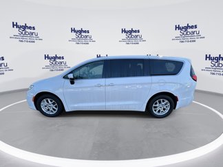 Used 2023 Chrysler Pacifica Touring-L image 1