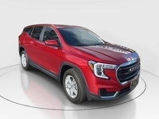Used 2024 GMC Terrain SLE image 1
