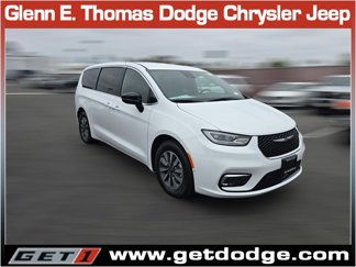 New 2025 Chrysler Pacifica Select image 1
