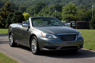 Used 2012 Chrysler 200 Limited image 1