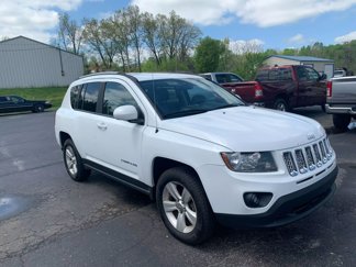 Used 2016 Jeep Compass Latitude image 1