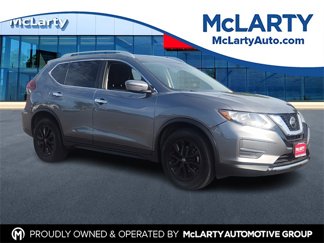 Used 2019 Nissan Rogue SV image 1