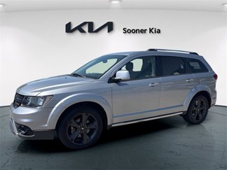Used 2020 Dodge Journey Crossroad image 1