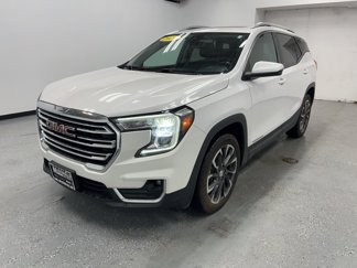 Used 2022 GMC Terrain SLT image 1