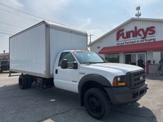 Used 2005 Ford F450 2WD Regular Cab Super Duty image 1