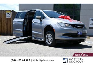 Used 2021 Chrysler Voyager Lxi w/ Cold Weather Group image 1