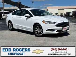 Used 2017 Ford Fusion SE image 1