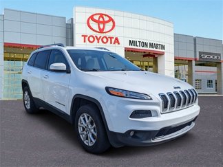 Used 2016 Jeep Cherokee Latitude w/ Comfort/Convenience Group image 1