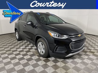 Used 2017 Chevrolet Trax LT w/ Sun & Sound Package image 1